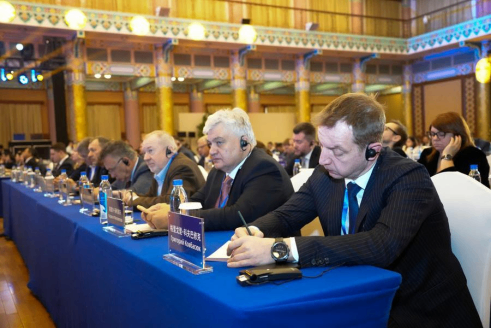 Chinese, Russian media outlets urged to enhance cooperation